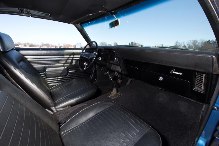 Интерьер Chevrolet Camaro ZL-1 COPO Dusk Blue 1969 года  (фото 26 из 28)